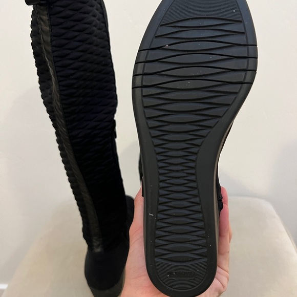 Hovercraft Knee-High Black Boot - Picture 3 of 7